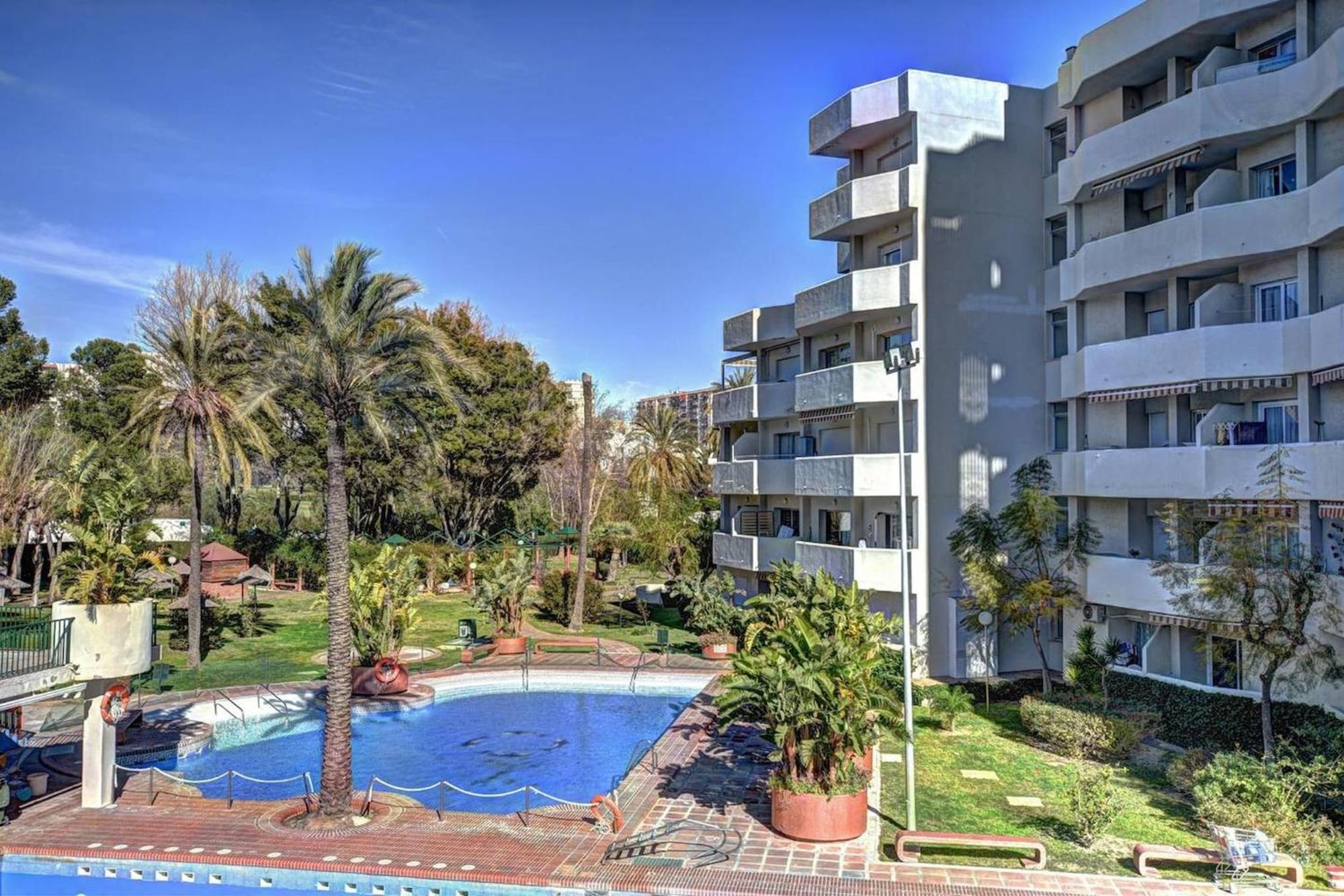 With Sea Views And Large Terrace Apartment Benalmadena